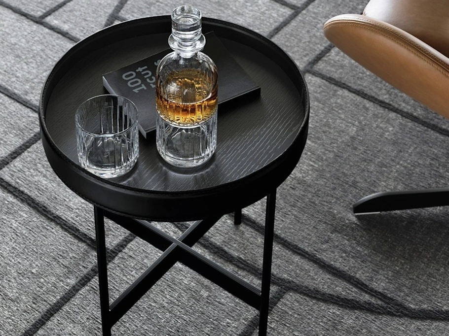 Tavolino in legno laccato Arena di Calligaris