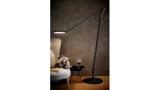 Lampada da terra in alluminio con diffusore orientabile String XL di Rotaliana