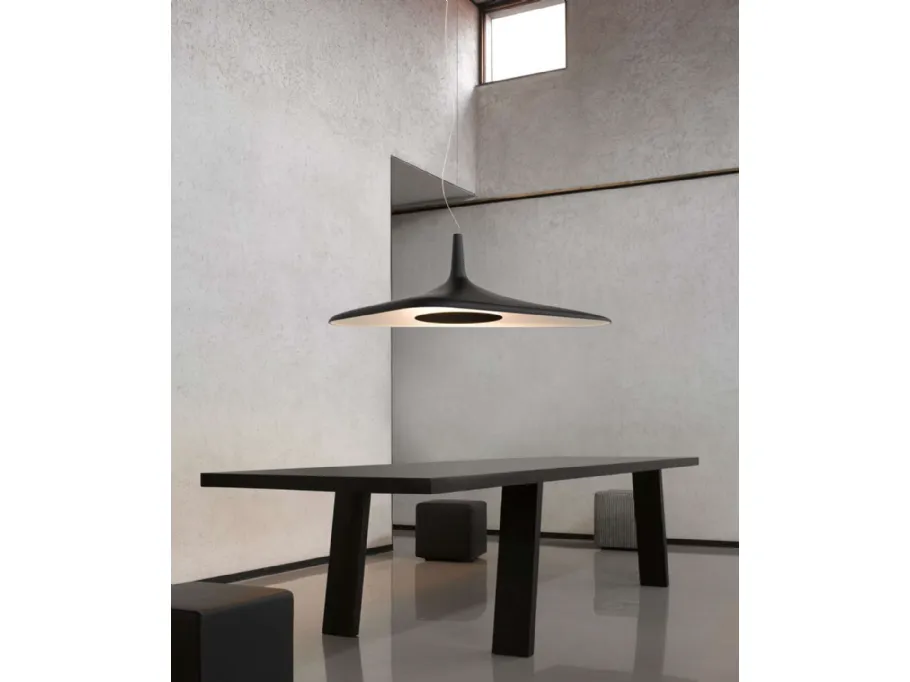 Lampada a sospensione dal design snello ed elegante Soleil Noir di Luceplan