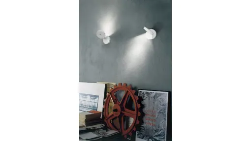 Lampada da parete in alluminio verniciato bianco String di Rotaliana