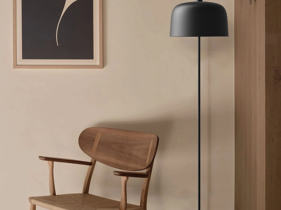 Lampada da terra Zile di Luceplan