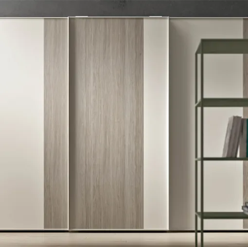 Armadio dal design raffinato in laccato opaco e melaminico Slim Scorrevole di Clever