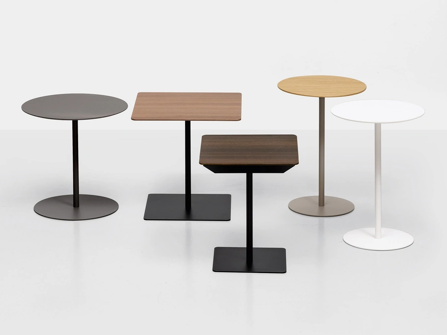 Comodino Tag in laminato o in essenza di Kristalia