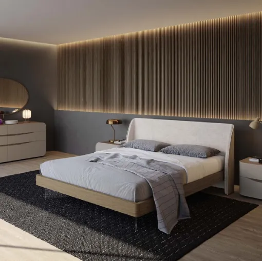 Letto in legno con imbottitura frontale in velluto e piedini in vetro Eikon Quercia di Voltan