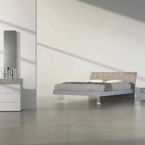 Letto con testiera bicolore laccato opaco con incisione My Love 02 di Voltan