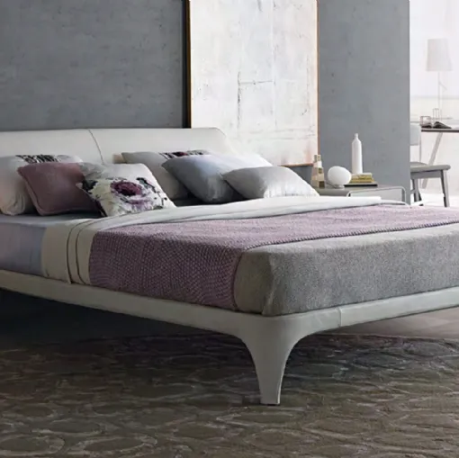Letto matrimoniale con testiera rivestito in pelle Nice di Misuraemme