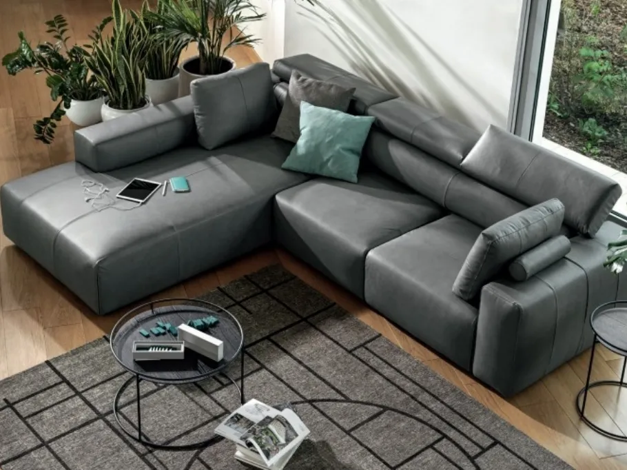Divano relax in pelle con penisola Dado di Calligaris