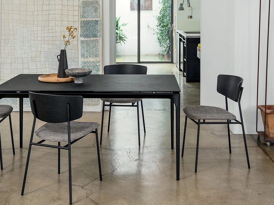 Sedia in legno con seduta imbottita Fifties di Calligaris