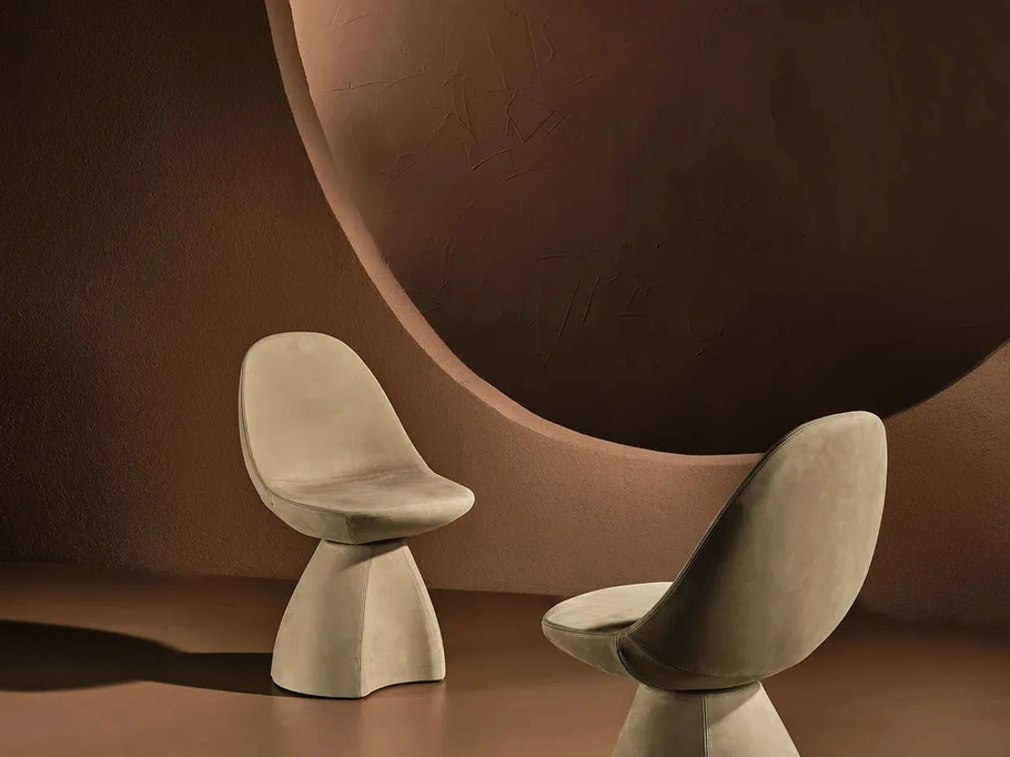 Sedia Nest rivestita in Nabuk di Nature Design