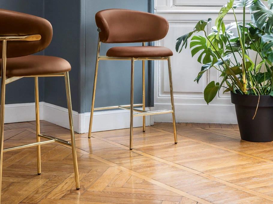 Sgabello in pelle Oleandro di Calligaris