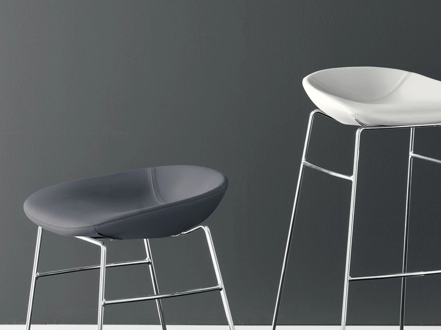 Sgabello Palm in pelle di Calligaris