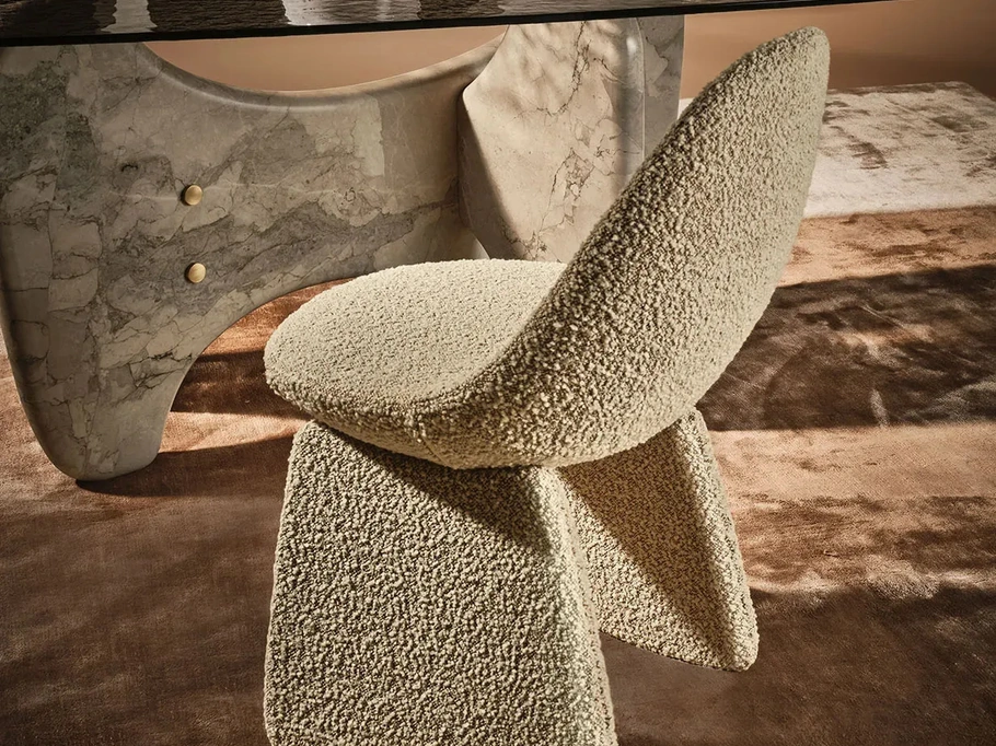 Sedia Pluma rivestita in tessuto di Nature Design