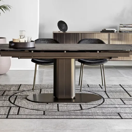 Tavolo allungabile con piano in ceramica effetto marmo Cameo di Calligaris