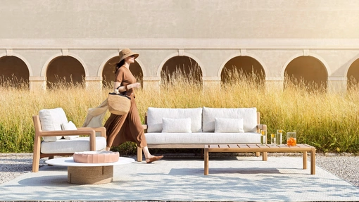 Salotto da esterno Gianna in legno e tessuto di Varaschin