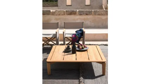 Tavolino quadrato in teak a doghe Levante di Roda