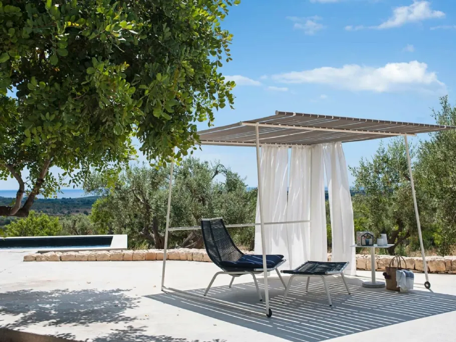 Gazebo in acciaio con cinghie in poliestere e tende in tessuto bianco Ombrina di Roda