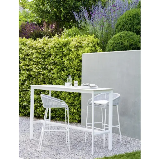 Sgabello Cricket con struttura in alluminio verniciato e intreccio in cordino sintetico di Varaschin