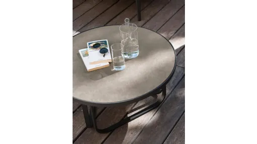 Tavolino rotondo in gres Thea di Roda