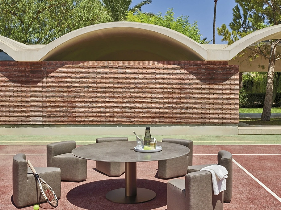 Poltroncina in tessuto sintetico In&Out di Varaschin